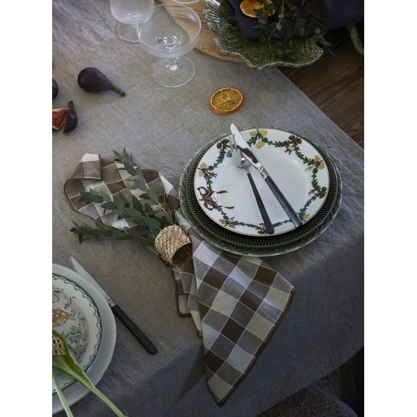 Mary servett 45 x 45 cm - Nougat Mary servett 45 x 45 cm - Nougat