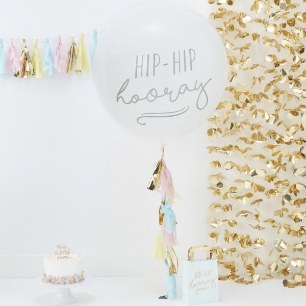 Jtteballong med tassels - Hip Hip Hooray