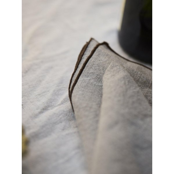 Celine servett 45 x 45 cm - M�rk nougat