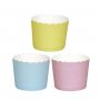 Muffinsformar och papperssugr�r rosa