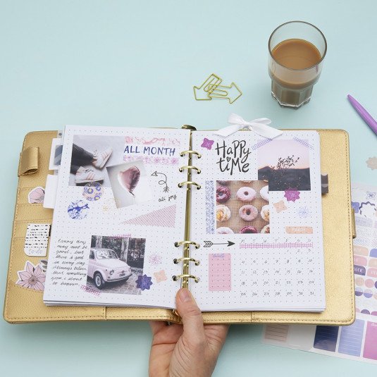 Kalender - 19x23,5cm - Guld Kalender - 19x23,5cm - Guld